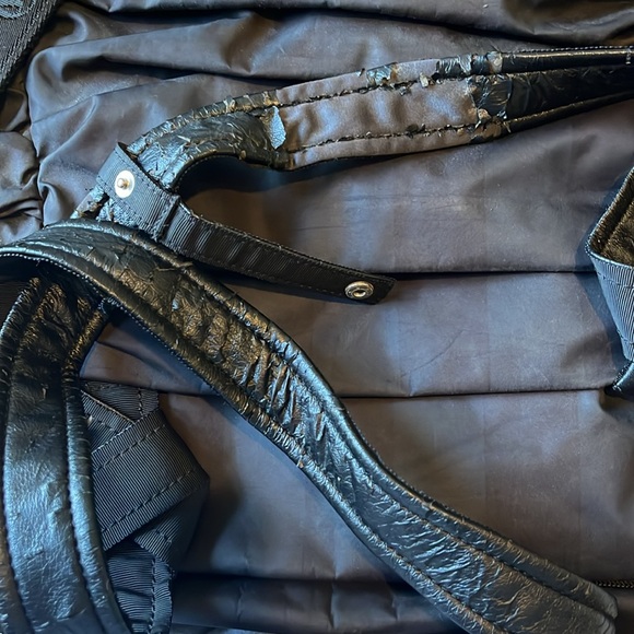 Lululemon gym / travel / diaper bag - Picture 7 of 8